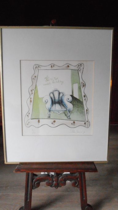 Historische tekening met een persoon in een kleurrijke afbeelding op een schilderij.